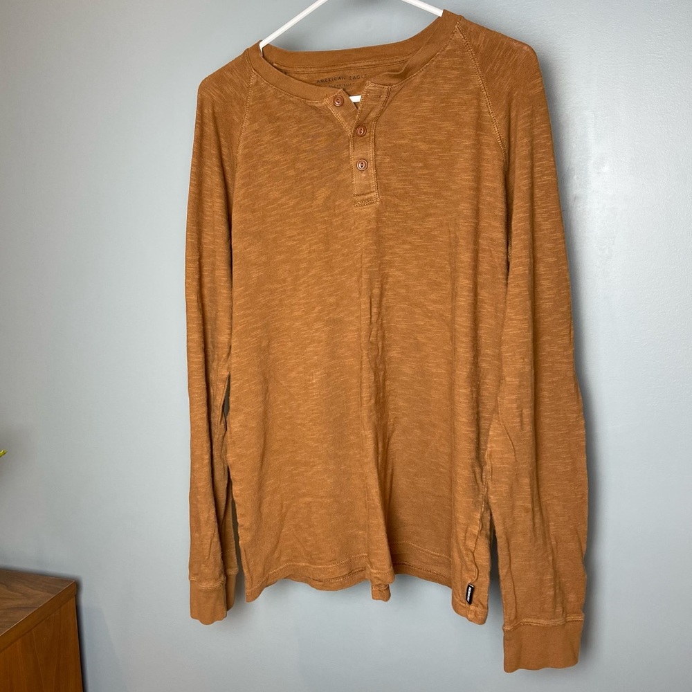 Men’s AE Super Soft Long-Sleeve Henley T-Shirt